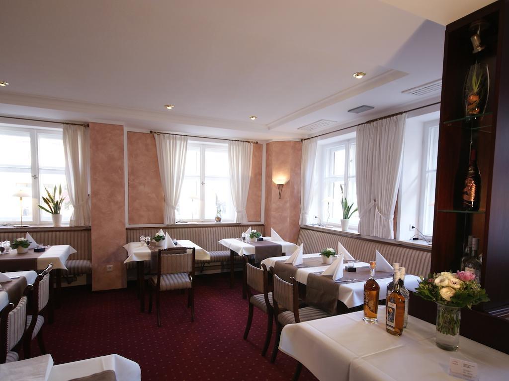 Hotel Eisenkrug Dinkelsbuehl Exterior photo